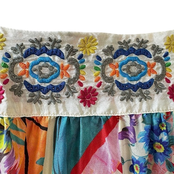 Johnny Was Blouse Size XS Tweety Mixed Print 100% Silk Floral Embroidered - Picture 6 of 15